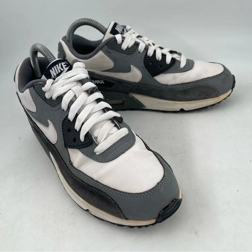 Nike Unisex Kids Air Max 90-SZ 7 Youth -Grey White Basketball Shoes Sneakers